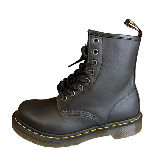 Dr Doc Martens 1460 8 Eye Lace Up Combat Boots Flat Black 5 - Picture 1 of 8